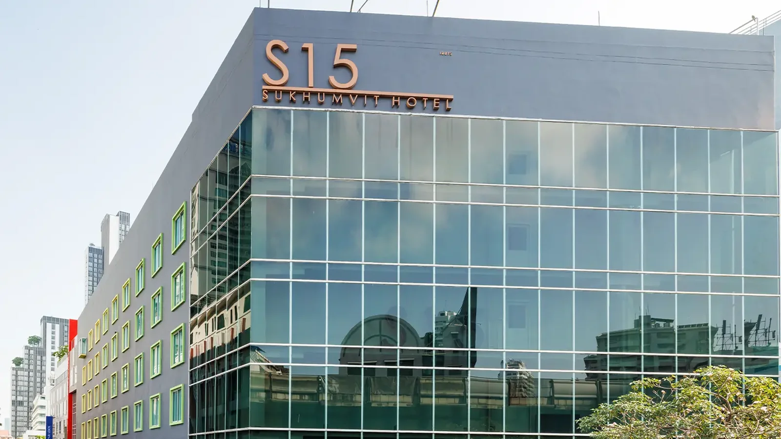 Exterior facade of S15 Sukhumvit Hotel near Asoke BTS